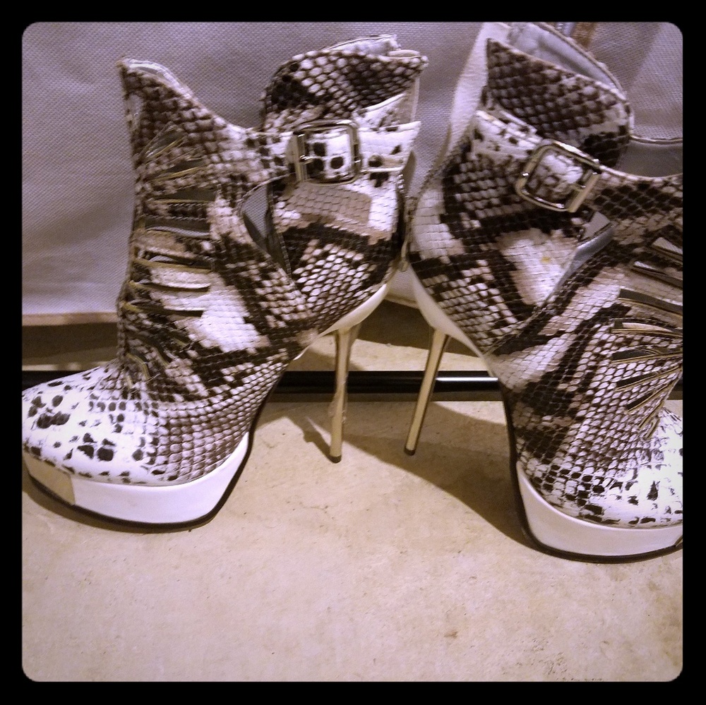 Boot Shoe